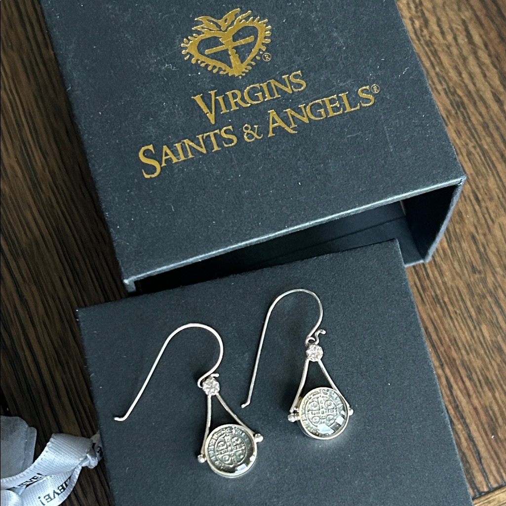 Virgins Saint And Angels Earrings 125$